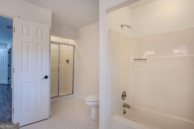 557 Daisy Nash Drive SW, Lilburn, GA 30047