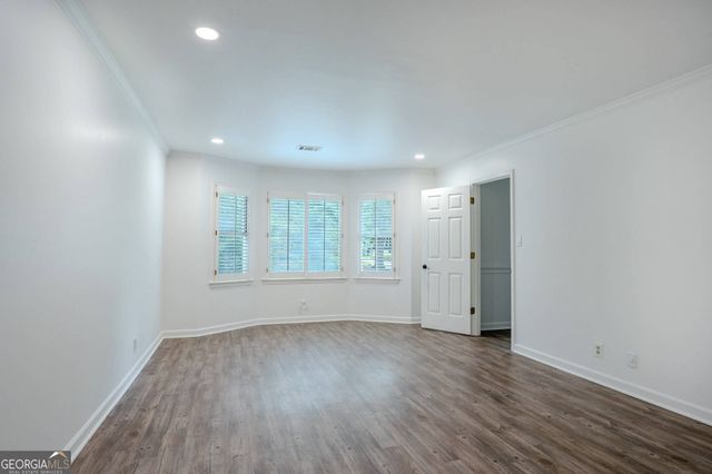 557 Daisy Nash Drive SW, Lilburn, GA 30047
