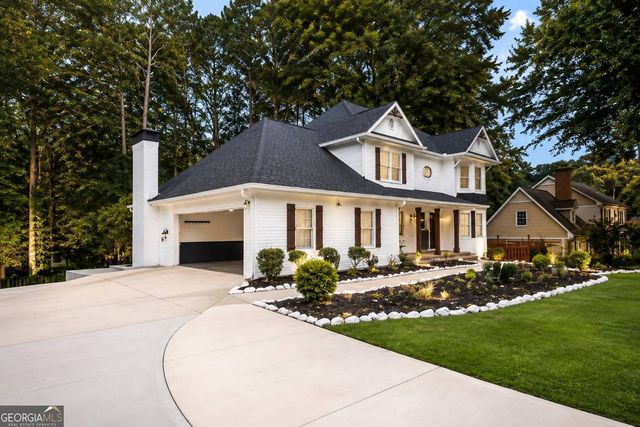 557 Daisy Nash Drive SW, Lilburn, GA 30047