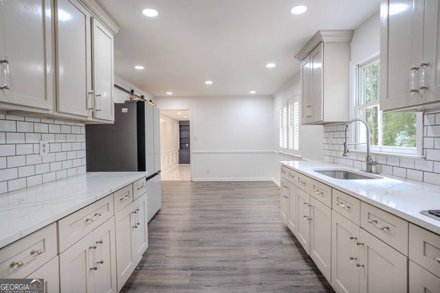 557 Daisy Nash Drive SW, Lilburn, GA 30047