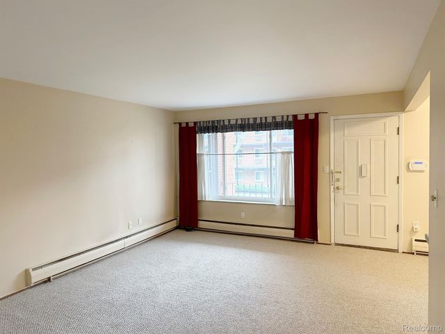 2925 W 13 MILE Road 205, Royal Oak, MI 48073