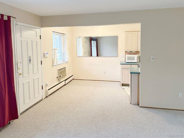 2925 W 13 MILE Road 205, Royal Oak, MI 48073