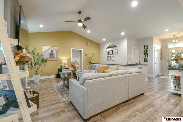 1060 W Panorama Road, Lincoln, NE 68523