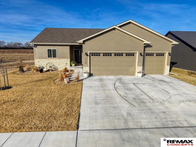 1060 W Panorama Road, Lincoln, NE 68523