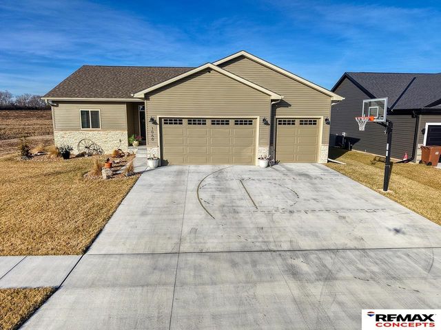 1060 W Panorama Road, Lincoln, NE 68523