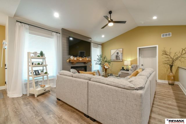 1060 W Panorama Road, Lincoln, NE 68523