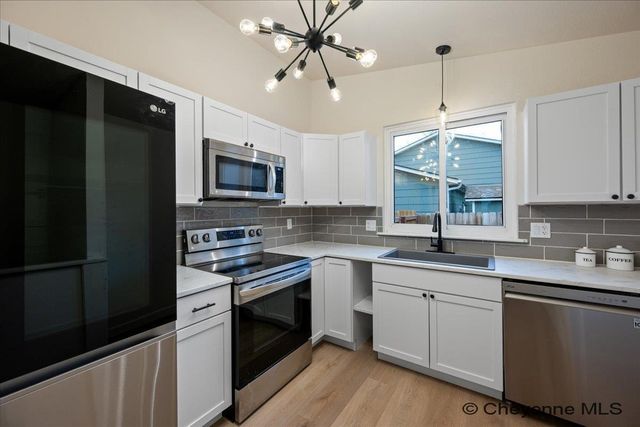 4100 ROGERS AVE, Cheyenne, WY 82009