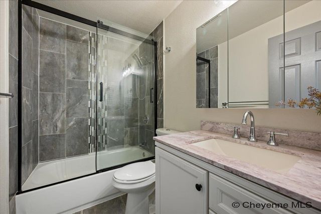 4100 ROGERS AVE, Cheyenne, WY 82009