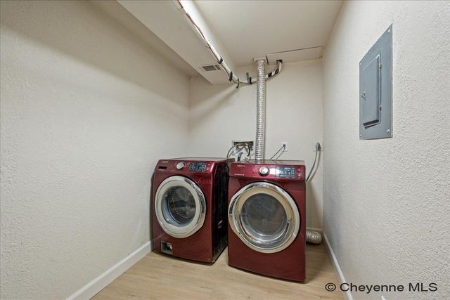 4100 ROGERS AVE, Cheyenne, WY 82009