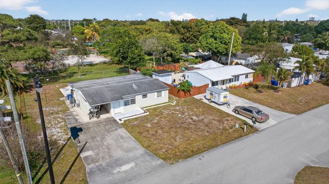 1301 NE 26th Court, Pompano Beach, FL 33064