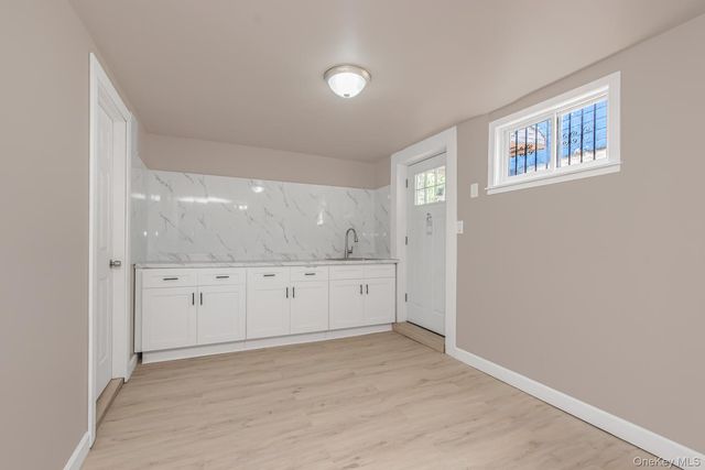 427 Taylor Avenue, Bronx, NY 10473