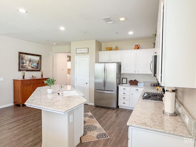 14204 Ebrington Drive, Bakersfield, CA 93311
