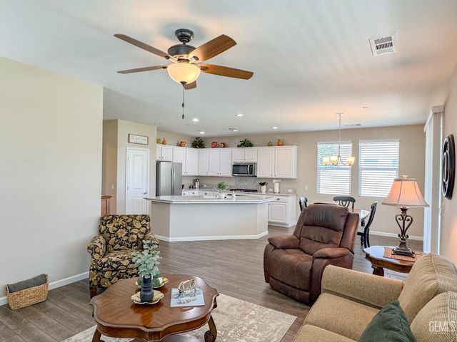14204 Ebrington Drive, Bakersfield, CA 93311