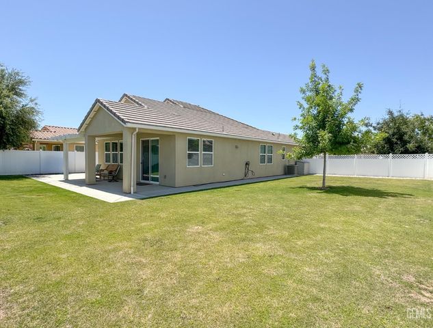 14204 Ebrington Drive, Bakersfield, CA 93311