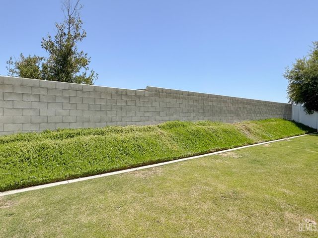 14204 Ebrington Drive, Bakersfield, CA 93311