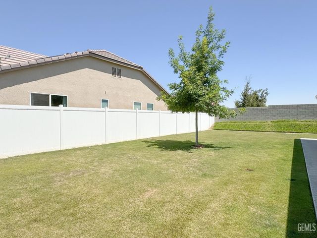 14204 Ebrington Drive, Bakersfield, CA 93311
