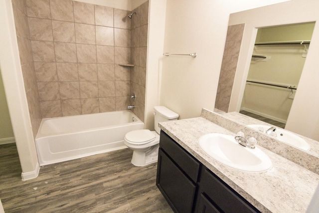 841 Canton Grass Lane, La Marque, TX 77568