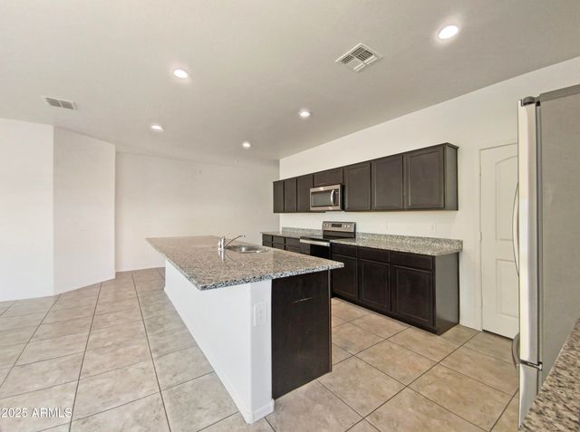 35972 W SEVILLE Drive, Maricopa, AZ 85138