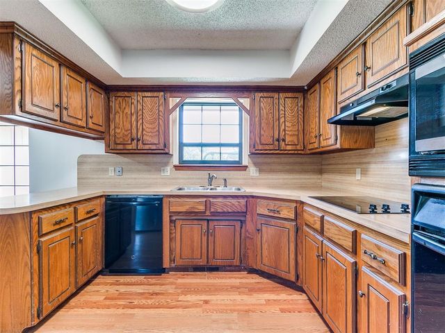 10400 Glendover Avenue, Oklahoma City, OK 73162