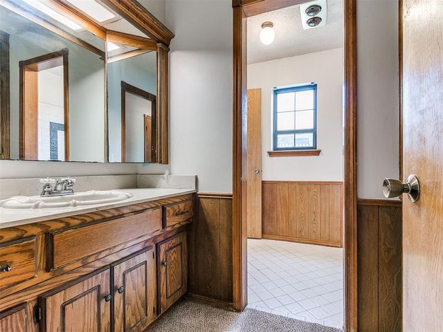 10400 Glendover Avenue, Oklahoma City, OK 73162