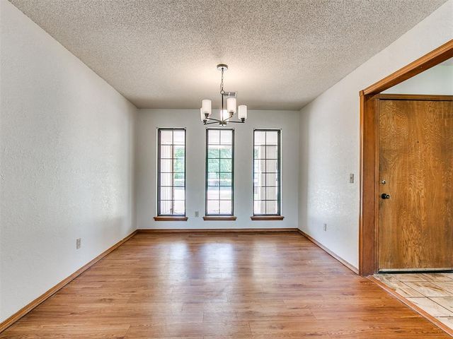 10400 Glendover Avenue, Oklahoma City, OK 73162