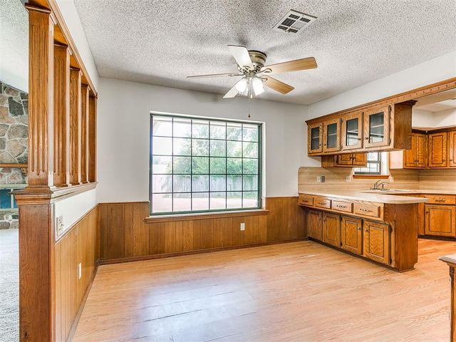 10400 Glendover Avenue, Oklahoma City, OK 73162