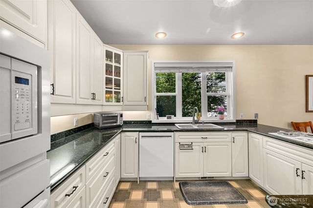 1005 11th Street, Bellingham, WA 98225