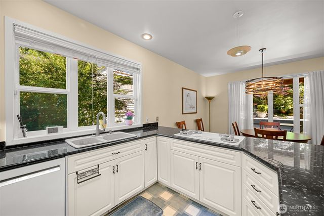 1005 11th Street, Bellingham, WA 98225