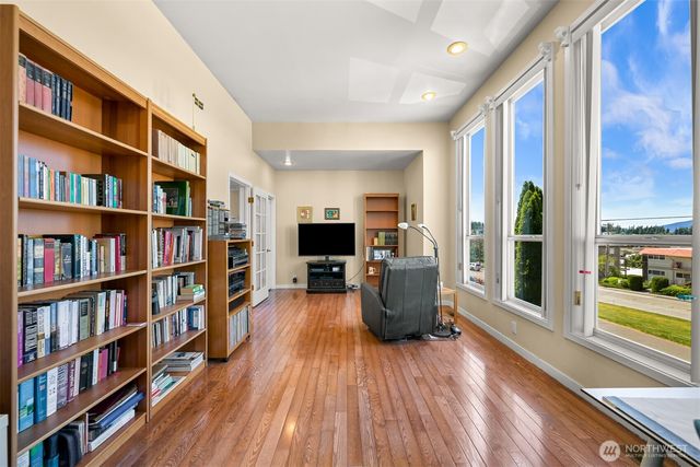 1005 11th Street, Bellingham, WA 98225