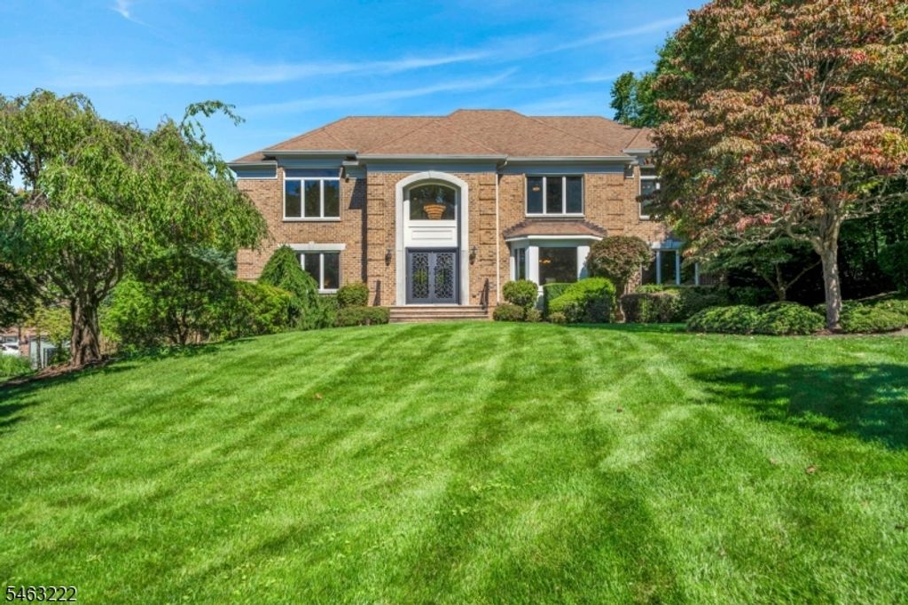 67 Seminary Dr, Mahwah Twp., NJ 07430 — exterior