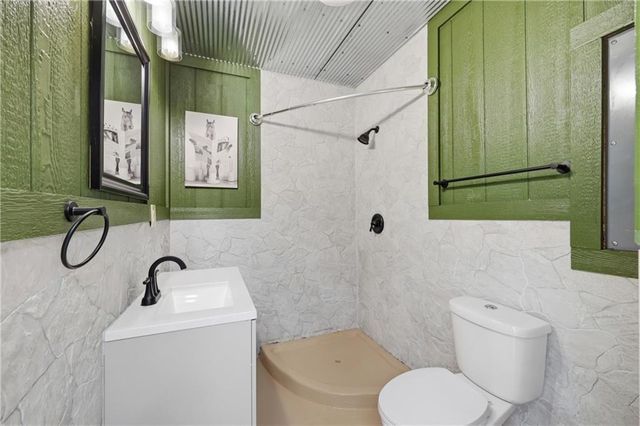 18411 Linwood Road, Linwood, KS 66052