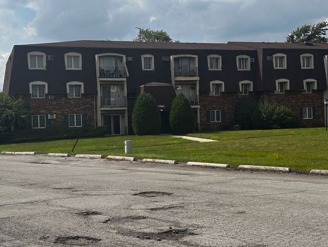 17963 Huntleigh Court 203, Country Club Hills, IL 60478