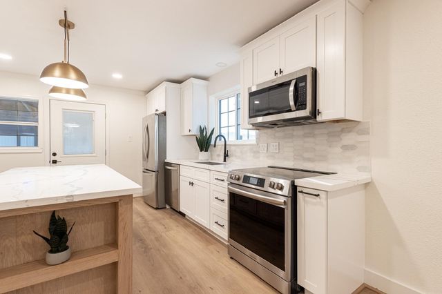 1102 Ashdale Drive, Sugar Land, TX 77498