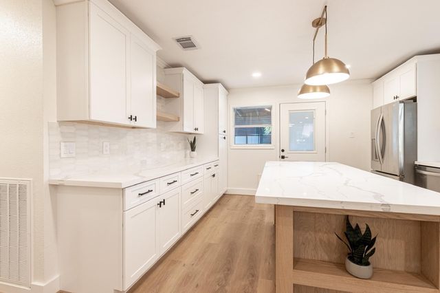 1102 Ashdale Drive, Sugar Land, TX 77498