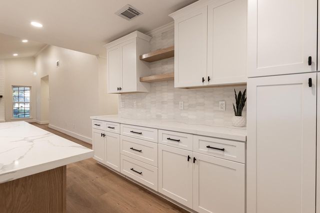 1102 Ashdale Drive, Sugar Land, TX 77498