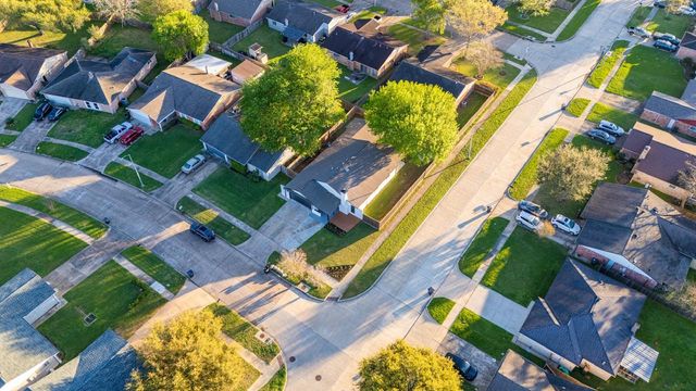 1102 Ashdale Drive, Sugar Land, TX 77498