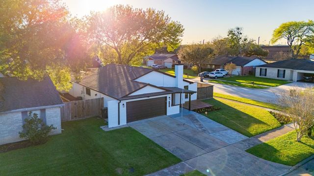 1102 Ashdale Drive, Sugar Land, TX 77498