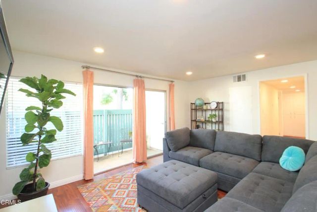 5700 Etiwanda Avenue 123, Tarzana, CA 91356