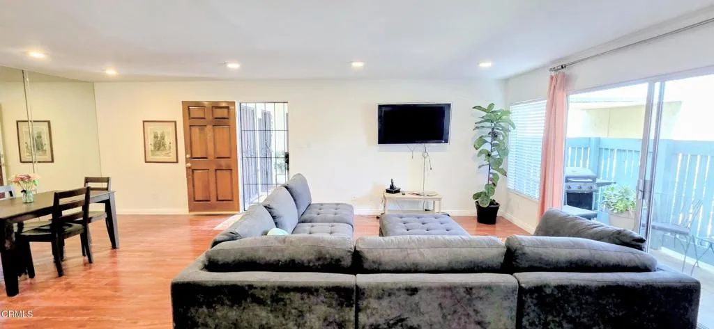 5700 Etiwanda Avenue 123, Tarzana, CA 91356