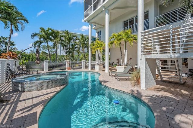 616 WATERSIDE DR, Marco Island, FL 34145