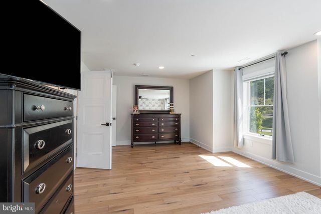 2005 HYVIEW TER, Fort Washington, PA 19034