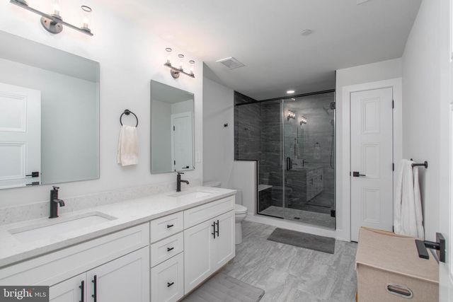 2005 HYVIEW TER, Fort Washington, PA 19034