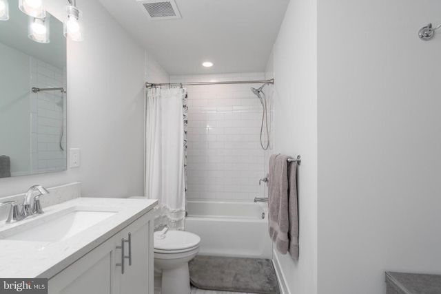 2005 HYVIEW TER, Fort Washington, PA 19034