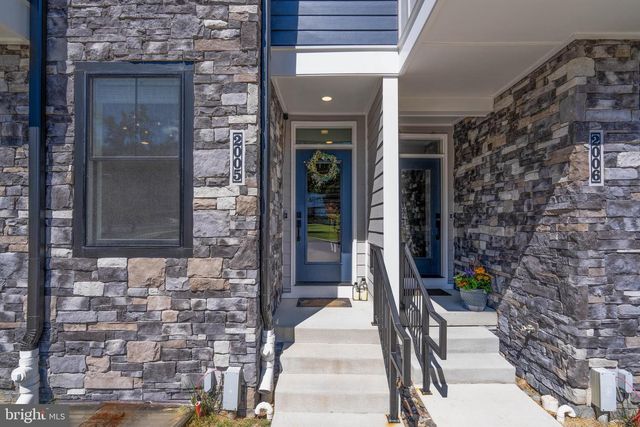 2005 HYVIEW TER, Fort Washington, PA 19034