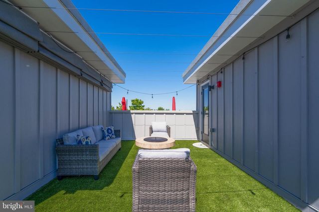 2005 HYVIEW TER, Fort Washington, PA 19034