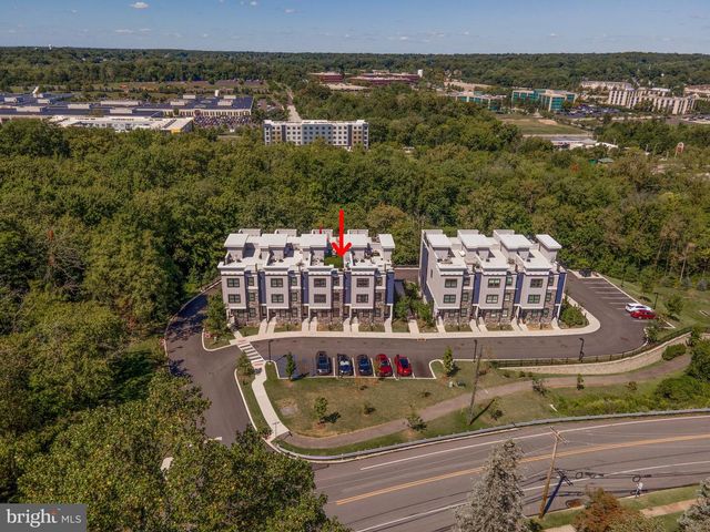 2005 HYVIEW TER, Fort Washington, PA 19034