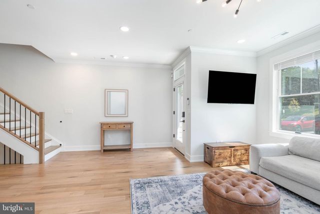 2005 HYVIEW TER, Fort Washington, PA 19034