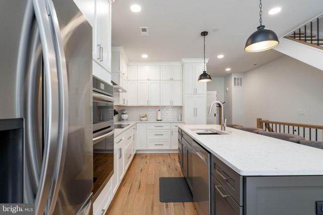 2005 HYVIEW TER, Fort Washington, PA 19034