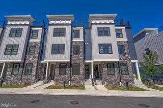 2005 HYVIEW TER, Fort Washington, PA 19034