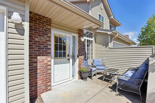 2335 Oakridge Circle, Hudson, WI 54016